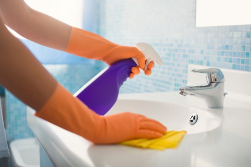 Kitchen and bathroom regular cleaning in Edgware