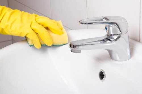Professional cleaning of a flat in Edgware with local access needs